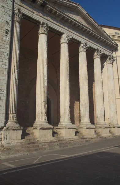 Church at Piazza del Comune in Assisi — Stock Photo, Image