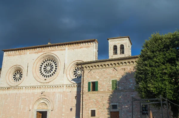 Kyrkan av Di San Pietro i Assisi — Stockfoto