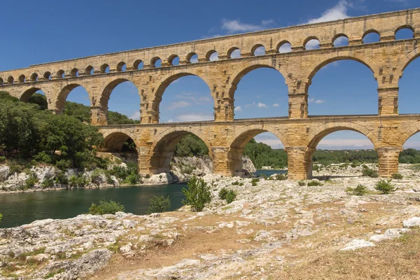 Vista lateral del Pont du Gard —  Fotos de Stock