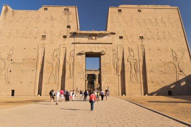 Edfu Tapınağı (Mısır önden görünümü)