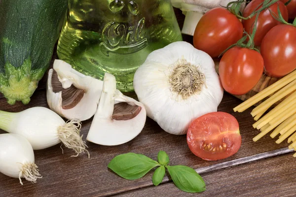 Flygfoto över vegetabiliska på personalen i trä — Stockfoto