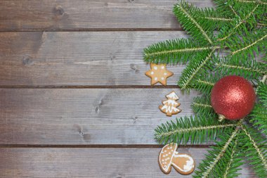 Ahşap masa üzerinde Noel simgeler