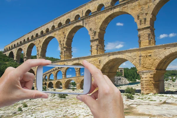 Tome una foto de Pont du Gard —  Fotos de Stock