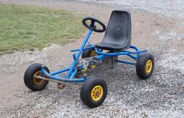 Kirli eski go-kart