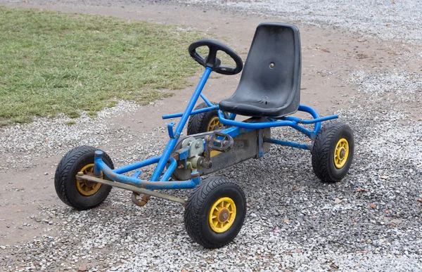 Brudny stary go-kart — Zdjęcie stockowe