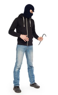 Hırsız metal levye ile