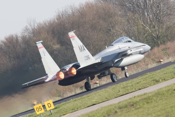 Leeuwarden, Hollanda - 11 Nisan 2016: Bize Hava Kuvvetleri F-15 Eagl — Stok fotoğraf