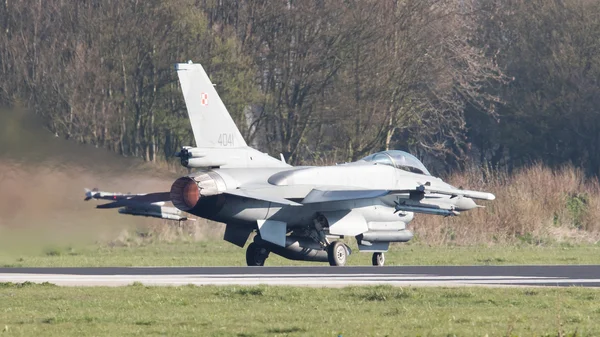 LEEUWARDEN, PAÍSES BAIXOS - 11 de abril de 2016: Força Aérea Polaca L — Fotografia de Stock