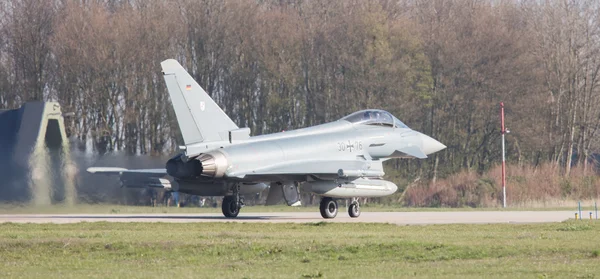 LEEUWARDEN, PAÍSES BAJOS - 11 DE ABRIL DE 2016: Fuerza Aérea Alemana Eurof — Foto de Stock