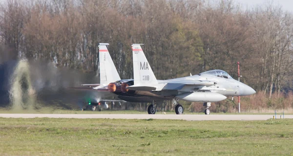 LEEUWARDEN, PAÍSES BAJOS - 11 DE ABRIL DE 2016: US Air Force F-15 Eagl —  Fotos de Stock