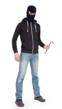 Hırsız metal levye ile