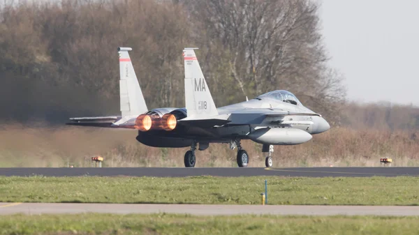 吕、 荷兰-2016 年 4 月 11 日 ︰ 美国空军部队 F-15 毅力 — 图库照片