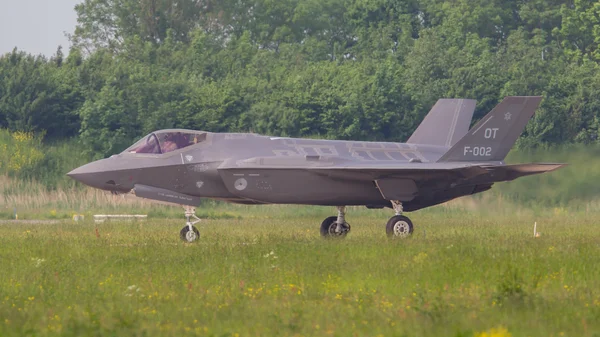 LEEUWARDEN, NETHERLANDS-MAY 26: F-35 jagerfly under det er fi – stockfoto