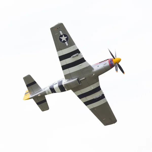 Leeuwarden, Nederländerna - 10 juni: P51 Mustang visar på — Stockfoto