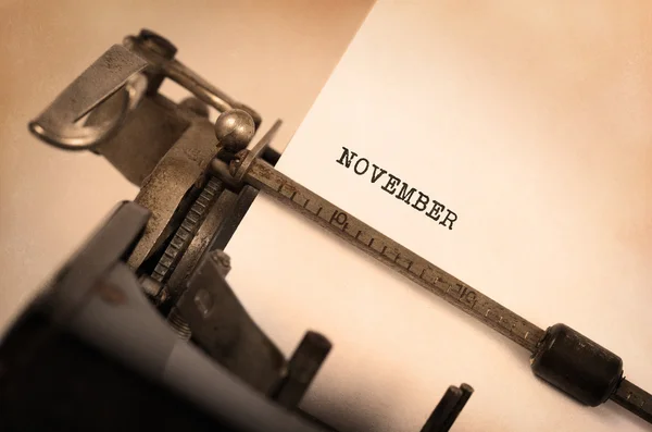 Máquina de escribir vieja - Noviembre — Foto de Stock
