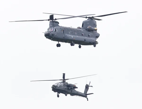 LEEUWARDEN, THE NETHERLANDS - JUN 11, 2016: Dutch Chinook and Ap — Stok Foto