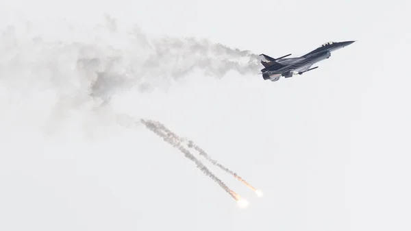 LEEUWARDEN, PAÍSES BAJOS-10 DE JUNIO DE 2016: Bélgica - Fuerza Aérea G —  Fotos de Stock