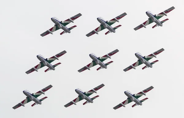 Leeuwarden, The Nederland-juni 11, 2016: Italiaanse kunstvlieger thee — Stockfoto