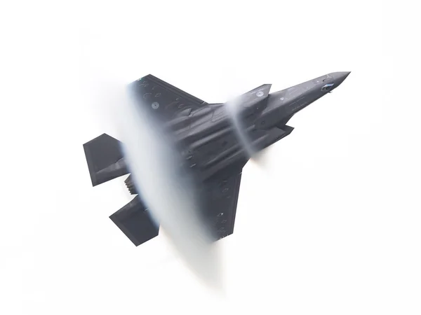 ЛИБВАРДЕН, НИДЕРЛАНДЫ - 11 июня 2016 года: голландский F-35 Lightning — стоковое фото