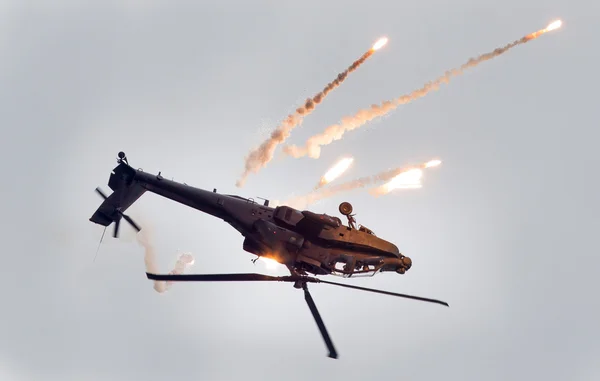 LEEUWARDEN, PAÍSES BAIXOS - JUN 11, 2016: Boeing AH-64 Apache — Fotografia de Stock