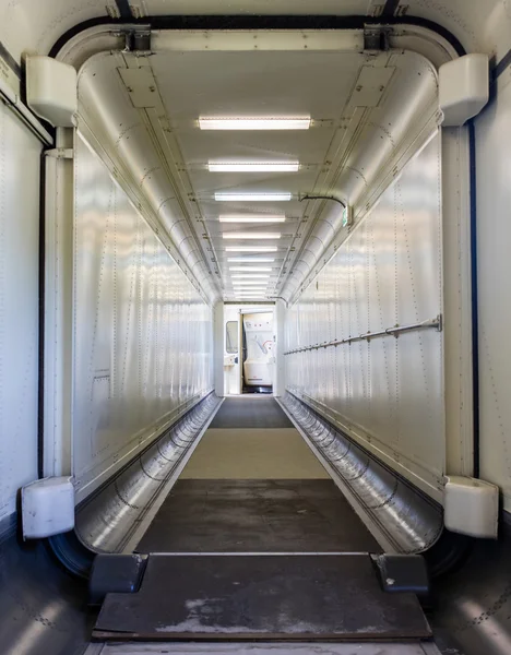 Jetway, walking towards the plane, selective focus — Stock Photo, Image