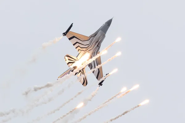 LEEUWARDEN, PAÍSES BAJOS-10 DE JUNIO DE 2016: Bélgica - Fuerza Aérea G — Foto de Stock