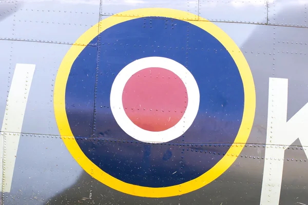 Símbolo redondo en un viejo avión de guerra holandés —  Fotos de Stock