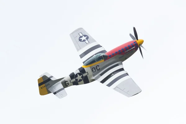 Leeuwarden, Nizozemsko - 10. června: Zobrazování na P51 Mustang — Stock fotografie