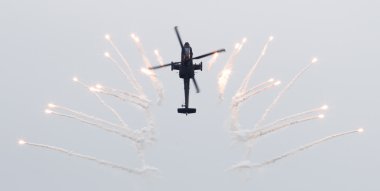 Leeuwarden, Hollanda - 11 Haziran 2016: Hollandalı Ah-64 Apache bir