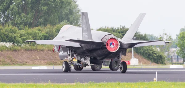 LEEUWARDEN, PAÍSES BAJOS - 11 DE JUNIO DE 2016: F35 Joint Strike Fighter —  Fotos de Stock