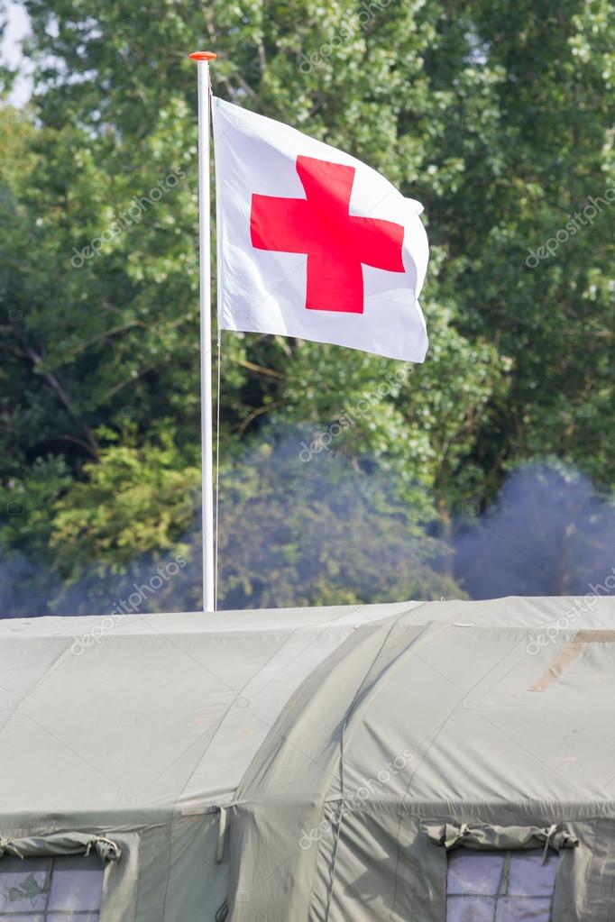 Флаг Красного Креста Фото
