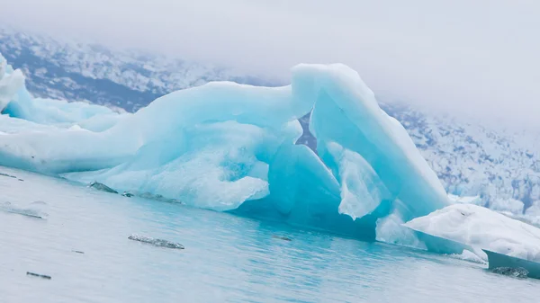 Büyük bir buzul Gölü güneydoğusunda İzlanda'daki Jokulsarlon olduğunu — Stok fotoğraf