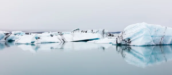 Jokulsarlon je ledovcové jezero na jihovýchodě Islandu — Stock fotografie
