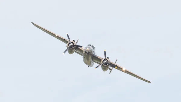 LEEUWARDEN, PAÍSES BAJOS - 10 DE JUNIO: B-25 Mitchell bomber —  Fotos de Stock