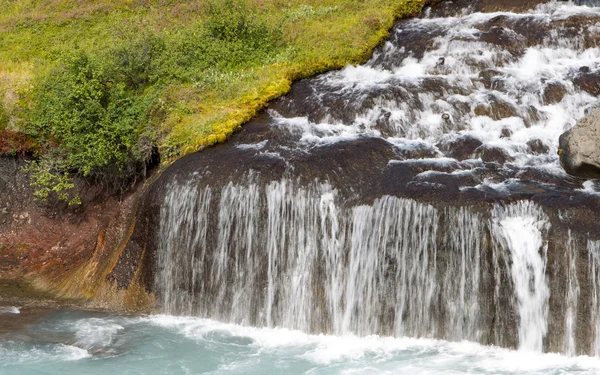 Wasserfall Hraunfossar in Island — Stockfoto