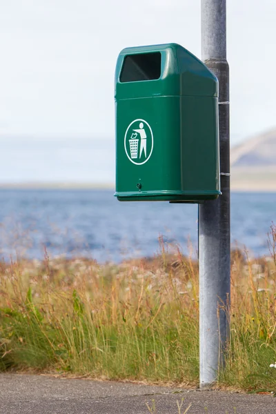 Metal rubbish bin — Stock Photo, Image