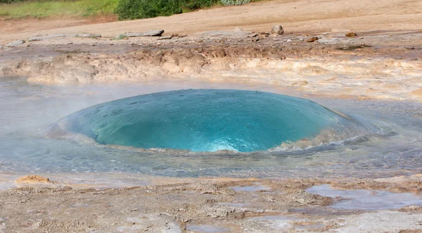 Знаменитий Strokkur гейзерів - Ісландська - Закри — стокове фото