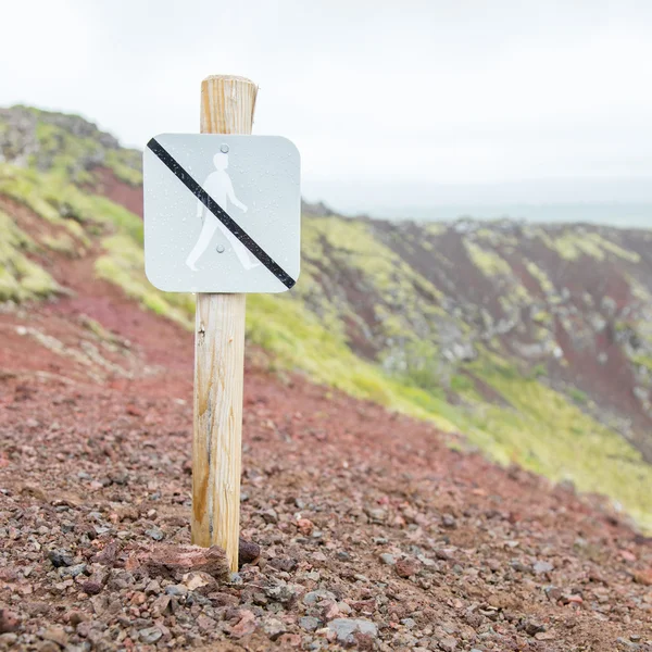 Prohibido caminar hasta aquí - Islandia — Foto de Stock