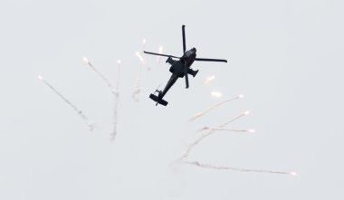 Leeuwarden, Hollanda - 10 Haziran 2016: Hollandalı Ah-64 Apache bir