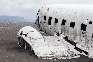 Terk edilmiş enkaz bir ABD askeri uçakta Güney İzlanda