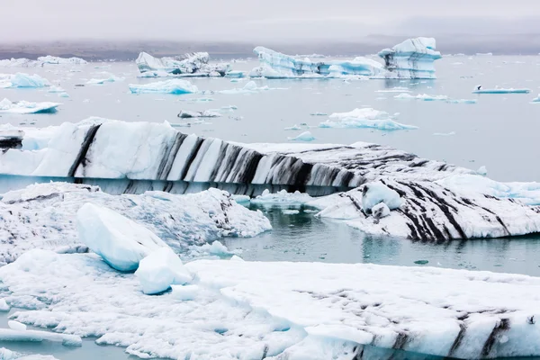 Jokulsarlon 是一个大的冰川湖，在东南冰岛 — 图库照片