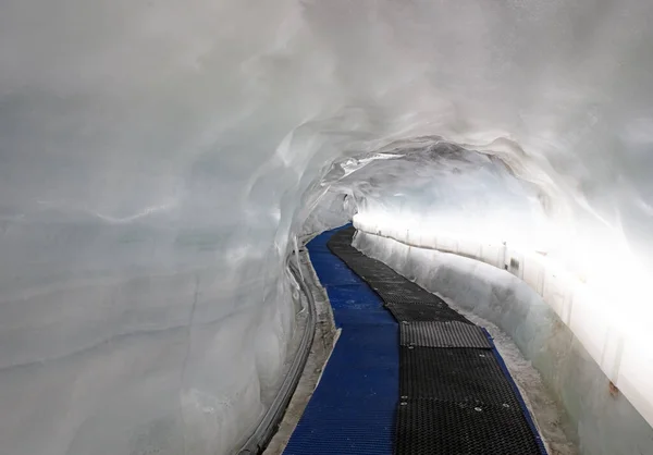 Caverna Geleira Suíça Montanha Matterhorn Matterhorn Glacier Paradise — Fotografia de Stock