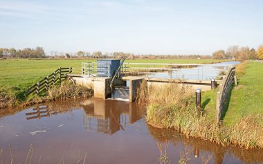 Hollanda 'nın kuzeyinde küçük, basit bir su kaynağı.