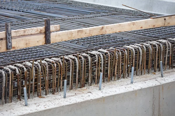 Metal takviye ızgarası - Güçlendirilmiş beton hazırlık, seçici odaklanma