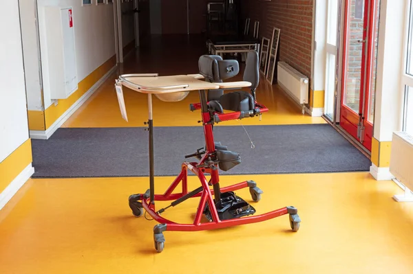 Chaise Spéciale Pour Enfants Handicapés Chaise Dans Laquelle Enfant Peut — Photo