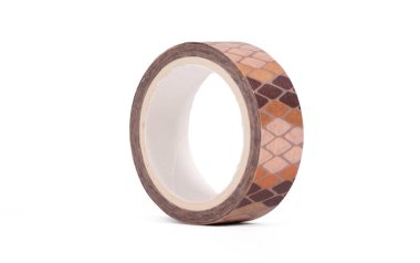 Yaratıcı yapıştırıcı bant, beyaz bir arkaplanda izole edilmiş.