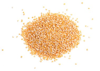 Patlamış mısır - Çiğ tahıl, beyaz üzerine izole edilmiş