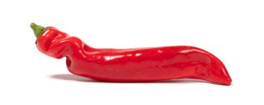 Kırmızı noktalı biber, beyaz arka planda izole edilmiş.