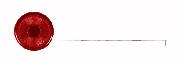 Старая Поцарапанная Красная Металлическая Лента Измеренная Белом — стоковое фото