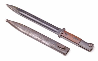 Alman ordusu ww2 dönemi süngüsü (44asw), beyaz üzerine izole edilmiş